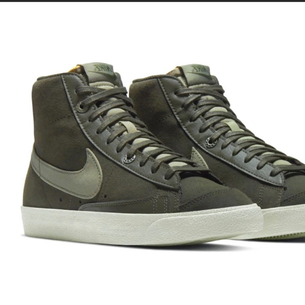 Nike Blazer Mid ‘77 light army WORN ONCE